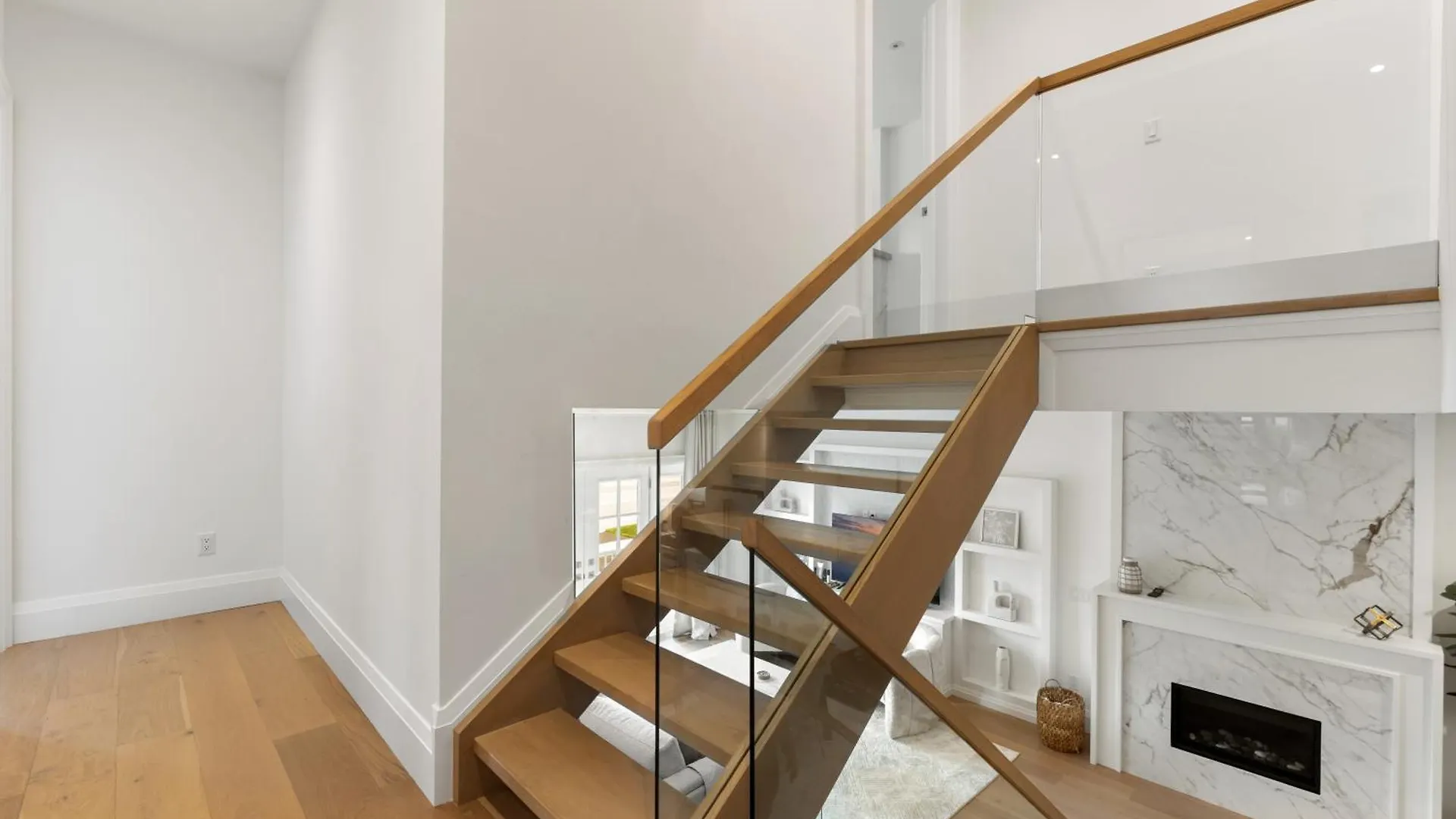 Luxury Home - 5 Min From Airport, 15 To Downtown Toronto Villa